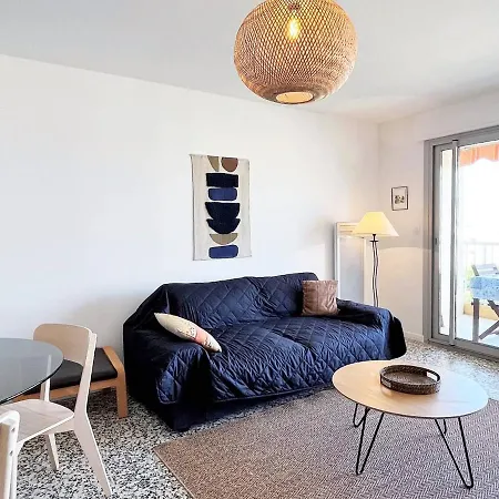 3 Pieces Avec Terrasse, Piscine, Tennis Et Petanque - Proche Et Commerces - Fr-1-251-355 Apartamento Le Lavandou